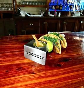 ที่ใส่ทาโก้เหล็กขัดเงาสีเงินหรูหราขนาดใหญ่ดีไซน์สมบูรณ์แบบสำหรับห้องครัวและสวนสไตล์ทาโก้ที่ให้บริการทุกวัน - Product Image 5