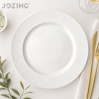 Assiette à dîner en céramique blanche JOZING 10,4 pouces, texture croisée diamantée, bord gaufré, liquidation directe usine, vaisselle de mariage