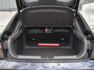 Auto Deportivo 4x4 de Gasolina 2023 con 4 Asientos, Motores de Tracción Única, Vehículo Nuevo de Gasolina, Sin Accidentes y Listo para Enviar - Product Image 4