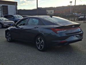 ELANTRA SEL FWD 2023 USADO EN BUEN ESTADO, EXTERIOR GRIS PORTOFINO, INTERIOR GRIS MEDIO, SEDÁN DE ALTO RENDIMIENTO, CVT, TRACCIÓN DELANTERA, HP 147 R - Product Image 5