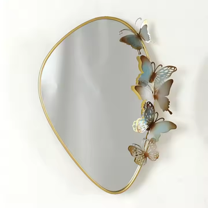 Miroir mural moderne écologique et durable en fer avec design personnalisé et papillon de forme irrégulière pour la décoration intérieure - Product Image 4