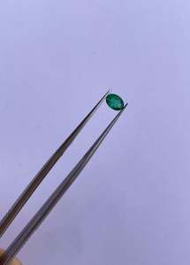 Émeraudes naturelles de haute qualité, taille poire, formes fantaisie, vert vif, provenant d'un fabricant indien - Product Image 5