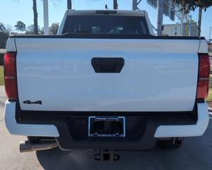 รถกระบะโตโยต้า ทาโคมา ปี 2025 มือสอง ขับเคลื่อน 4 ล้อ รุ่น TRD Off Road Hybrid FWD - Product Image 5