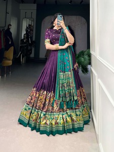 Vêtements ethniques à la mode les plus tendances fantaisie soie Tussar Lehenga Choli & Dupatta avec travail imprimé vente entière approvisionnement d'usine - Product Image 3