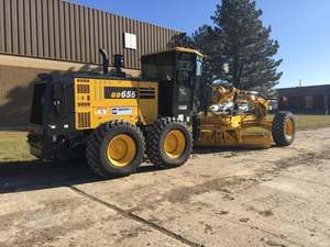 มอเตอร์เครื่องยนต์ดีเซล GD655ของ Komatsu มือสองมีความสามารถในการทำงานที่แข็งแกร่ง - Product Image 2