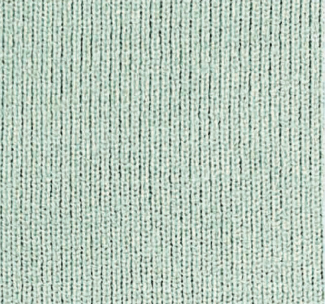 มีสีเขียวขุ่น