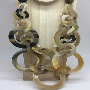 Collier rond en corne de buffle, la beauté de la nature avec notre magnifique collier rond en corne de buffle par saniya handicraft - Product Image 2