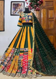 Navratri Muselina especial Algodón Último diseñador Digital Impreso y espejo real Trabajo Lehenga Choli y Resa Lace Border Dupatta - Product Image 2