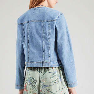 Chaqueta de camionero de mezclilla para mujer con estilo tradicional y costuras reforzadas - Product Image 3