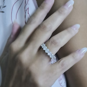 แหวนแต่งงานเพชรแล็บทรงรี 6 กะรัต คุณภาพ VS สี EF ชุบทองคำขาว 14K ดีไซน์ทันสมัยสำหรับผู้หญิง - Product Image 1