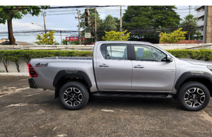 Auténtico Coche Usado de Doble Cabina 2023, Importación Superior de Europa, Conducción Izquierda/Derecha, Plástico Industrial DIY Personalizable, ODM OEM - Product Image 3