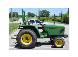 Tracteur utilitaire compact d'occasion pour usage agricole - Product Image 5