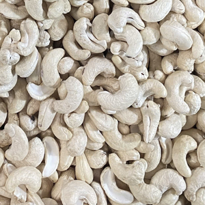 เม็ดมะม่วงหิมพานต์ดิบคุณภาพสูง ราคาดีที่สุด อายุการเก็บรักษา 24 เดือน เก็บรักษาในอุณหภูมิเย็น/แช่เย็น ขายส่ง ส่งออก เอเชีย ยุโรป ตะวันออกกลาง - Product Image 1