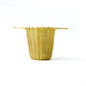 Panier en fil de fer fabriqué à la main avec deux poignées élégant finition dorée organisateur de stockage durable pour la cuisine et la décoration intérieure - Product Image 3