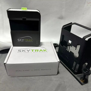 Nuevo Monitor para Simulador de Golf con Cubierta Protectora para Proyectos, LISTO PARA ENVIAR - Product Image 1