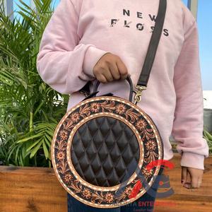 กระเป๋าสะพายพาดลำตัวกลมหนังลายตามสั่งสำหรับผู้หญิง2024หนังเป็นเครื่องมืองานออกแบบใหม่ - Product Image 1