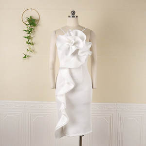 Vestido de Satén con Volantes de Rosas Hechos a Mano, Vestido de Fiesta Formal Romántico, Cintura Imperio, Silueta de Vestido Largo de Gala, Disponible en Tallas XS a XL para el Verano - Product Image 4