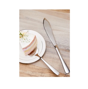 Cuillère à gâteau en métal classique avec finition dorée parfaite pour une table élégante lors d'événements spéciaux - Product Image 4