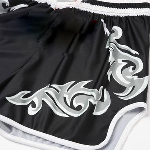 Pantalones cortos de artes marciales Muay Thai con diseño de bestia y logotipo personalizado para hombre - Product Image 6