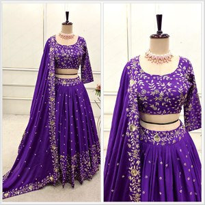 Nouvelle Collection Entièrement Cousu Prêt-à-Porter Lehenga Choli Dupatta Ensemble Pure Satin Soie Lourde Broderie Séquence Travail pour les Fêtes - Product Image 4