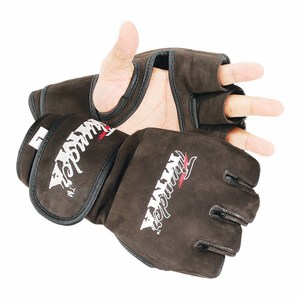 ถุงมือหนังครึ่งนิ้วแบบกำหนดโลโก้เองสำหรับการฝึก MMA ถุงมือชกมวยระดับมืออาชีพ ผู้ผลิต OEM ในปากีสถาน - Product Image 1