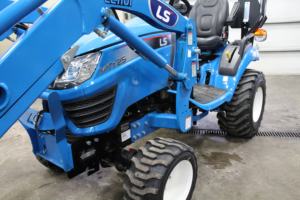 NUEVO Tractor LS Modelo MT125-HT 24HP CON 4WD, Tractor Compacto Apto Para Múltiples Industrias y Propósitos - Product Image 2