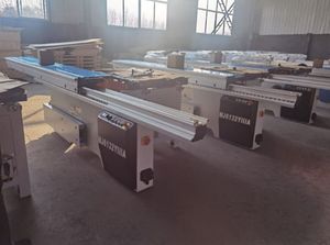 Scie à panneaux à table coulissante en bois 380V 8kW Robuste 850kg - Product Image 3