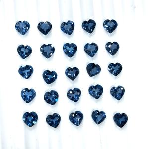 Piedras preciosas talladas facetadas de corte de corazón de Topacio Azul de Londres Natural de 4mm para la fabricación de joyas, piedra de Topacio Azul de alta calidad, venta al por mayor a granel - Product Image 1