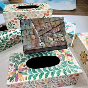 Porte-mouchoirs en tissu fin d'origine vietnamienne pour l'organisation de la table de toilette de luxe et la protection des mouchoirs avec incrustation de coquillages scintillants - Product Image 3