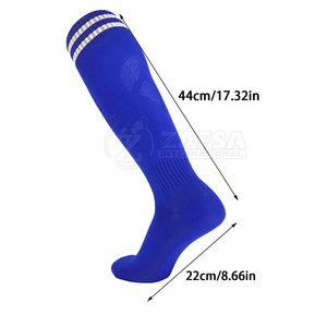 Chaussettes de football fabriquées avec des matériaux de performance pour garder les pieds au sec Chaussettes de football fraîches et concentrées - Product Image 5