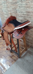 Selle de Cheval Western Anglaise de Course en Cuir Premium Faite à la Main, Confortable et Durable, avec Détails en Bois/Plastique – Vente en Gros de Haute Qualité - Product Image 3