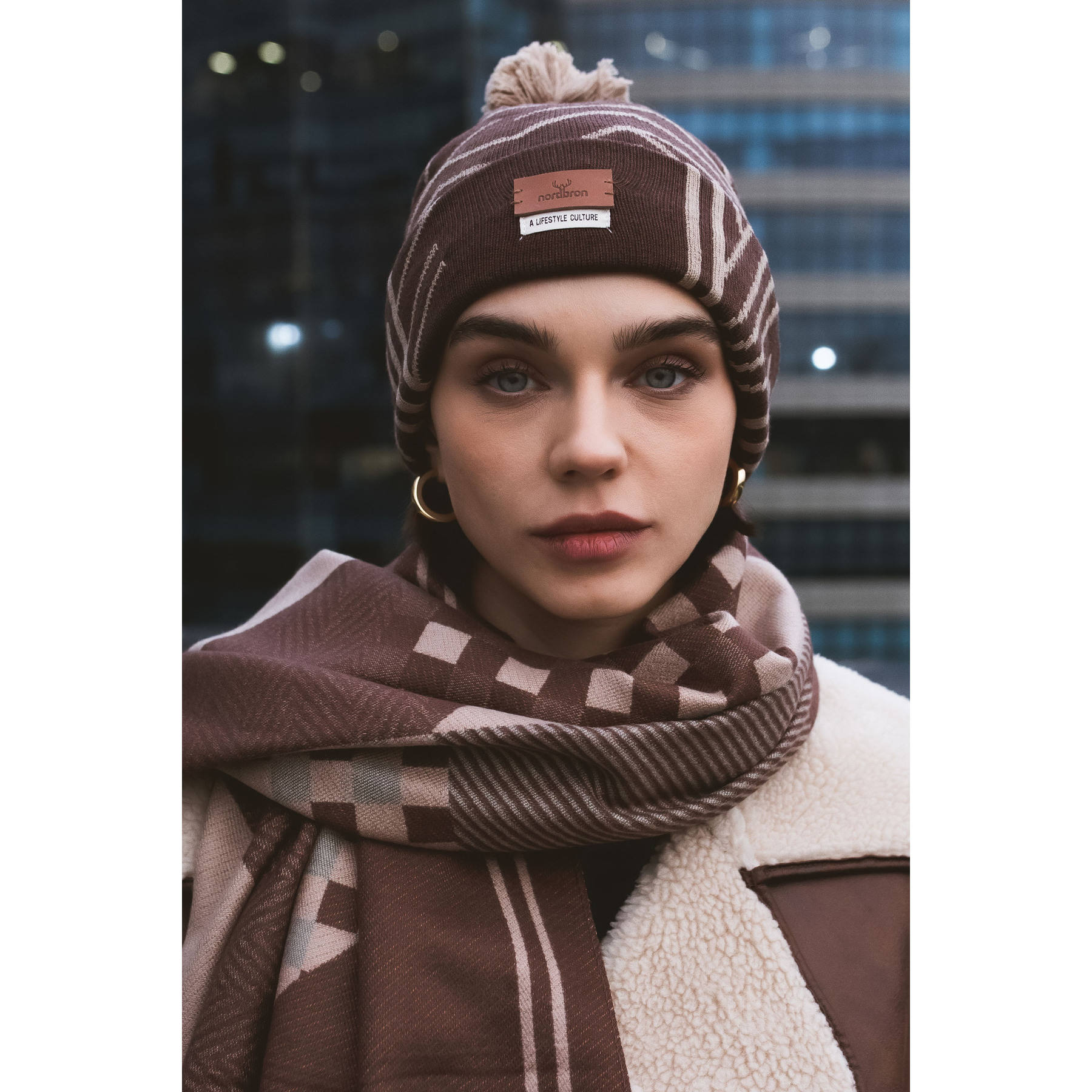 สีน้ำตาล