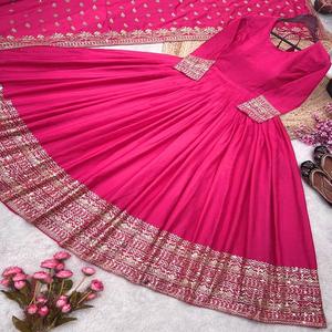 Dernière Designer Heavy Chinon Soie Broderie Séquence Travail Anarkali Robe Par FabZone - Product Image 4