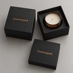 กล่องใส่เทียนรูปทรงบ้านลายเส้นสีดำด้านแบบกำหนดเองของ Lionwrapack พร้อมโลโก้ฟอยล์สีทองเปิดด้าน<span class=keywords><strong>หน้า</strong></span> - Product Image 2