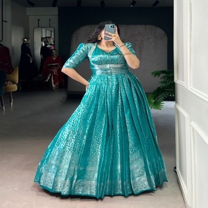 Robe de soirée Kanjivaram de créateur avec broderie Zari et finitions en dentelle – Exportateur de mode féminine en ligne en Inde - Product Image 1