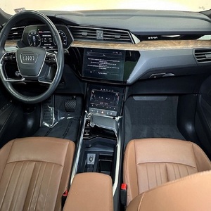 Alerte Offre Exceptionnelle! Audi e-tron Premium Plus 2022 d'occasion, super propre, moteur électrique, transmission intégrale quattro, automatique, blanc, SUV de luxe - Product Image 3