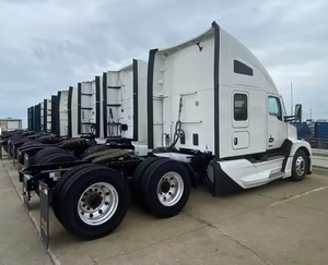 Camion semi-remorque KenworthS T680 2022 d'occasion, très demandé, avec cabine couchette à toit surélevé de 76 pouces, moteur Cummins 450HP, boîte de vitesses Endurant automatique à 12 rapports, faible kilométrage - Product Image 3