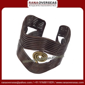 กำไลข้อมือทองแดงและทองเหลืองทำมือ ปรับขนาดได้ กำไลแบบเปิด เครื่องประดับโลหะสไตล์เรียบง่าย ของขวัญสำหรับทุกเพศ เหมาะกับการใช้งานในชีวิตประจำวัน - Product Image 6