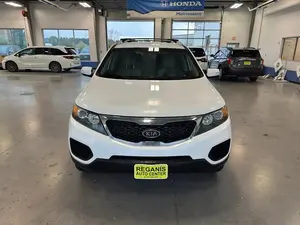 2013 Kia Sorento LX - Product Image 3
