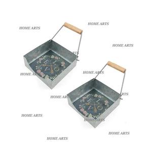 Juego de 2 Porta Servilletas Cuadrados de Diseño Simple, Porta Servilletas Galvanizados con Asas de Madera en Venta - Product Image 1