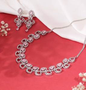 Delicado conjunto de joyería de plata AD para mujer, collares chapados en plata a la moda con perla de latón Plateado - Product Image 2