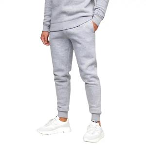 Trouvez des survêtements similaires  Vente en gros Ensemble 2 pièces Survêtement de sport en polyester Vintage Acid Wash Survêtement homme Coupe ajustée - Product Image 5