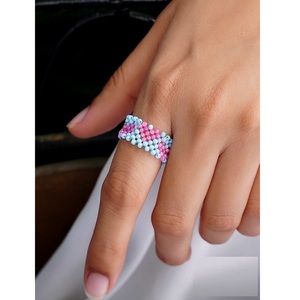 Exportateur indien Anneaux perlés de mode avec bande élastique Bijoux réglables en gros pour les adolescents et les femmes pour le prix d'exportation - Product Image 3