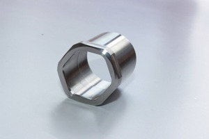 Pièces tournées usinées CNC en acier inoxydable et laiton de haute précision Équipement automobile ou industriel disponible à bon prix - Product Image 2