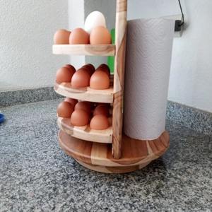 Porte-oeufs en bois de pin fait à la main pour le stockage de cuisine alliant durabilité praticité et attrait rustique décoratif - Product Image 1