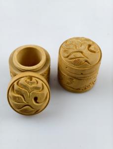 Premium Handcrafted <b>Small</b> Round <b>Wooden</b> <b>Box</b> with Detailed Floral Carvings in Elegant Antique Style for Decoration Storage - Product Image 2