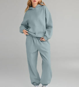 Servicio OEM: Conjunto Deportivo de Mujer de Última Tendencia Otoño/Invierno, Manga Larga, Corte Ajustado, Cuello Alto, 100% Algodón Felpa con Letras y Lentejuelas - Product Image 2