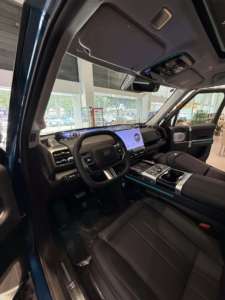 รถออฟโรดมือสองปี 2024 รถตู้ขนาดใหญ่ 4 ที่นั่ง เครื่องยนต์เบนซิน >8 ลิตร พร้อมเบาะหนังและหลังคาซันรูฟแบบพาโนรามา พร้อมจัดส่ง - Product Image 2