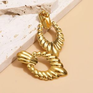 Boucles d'oreilles coréennes uniques pour femmes Bijoux élégants pour les fêtes Fonctions de mariage et tenues décontractées d'Inde - Product Image 1
