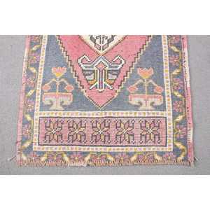 Tapis turc vintage 1,8x3,6 pieds, tapis en laine rouge à motifs floraux - Product Image 4